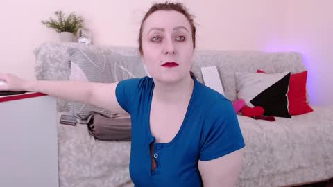 Snapshot of pepper_corn chatting on 12/05/25, 09:29 Olga and Kirill online show from 12/05/25, 09:29