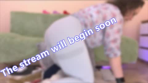 Snapshot of pepper_corn chatting on 04/16/26, 09:10 Olga and Kirill online show from 04/16/26, 09:10