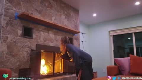 Snapshot of peppermintdusty chatting on 11/30/25, 02:37 Peppermint and Dusty online show from 11/30/25, 02:37