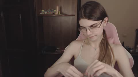 Snapshot of peralez_f chatting on 12/29/24, 02:38 Farida online show from 12/29/24, 02:38