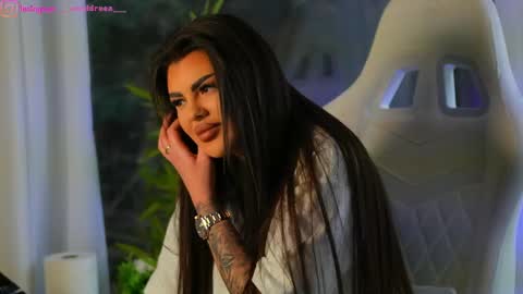 Snapshot of perfectt33n chatting on 12/05/24, 10:01 Dee online show from 12/05/24, 10:01