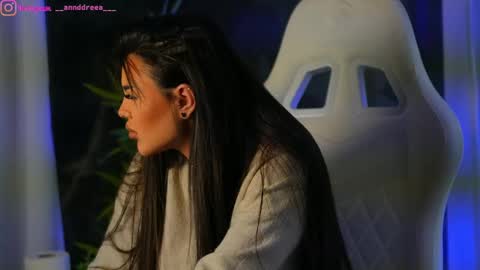 Snapshot of perfectt33n chatting on 12/07/24, 10:01 Dee online show from 12/07/24, 10:01