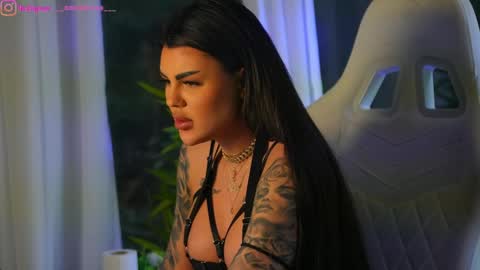 Snapshot of perfectt33n chatting on 12/11/24, 12:02 Dee online show from 12/11/24, 12:02