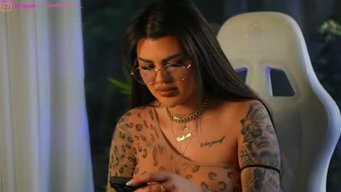 Snapshot of perfectt33n chatting on 12/20/24, 09:21 Dee online show from 12/20/24, 09:21