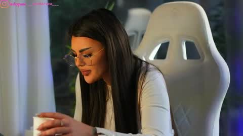 Snapshot of perfectt33n chatting on 12/23/24, 09:38 Dee online show from 12/23/24, 09:38