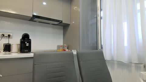 Snapshot of perfectt33n chatting on 12/31/24, 09:10 Dee online show from 12/31/24, 09:10