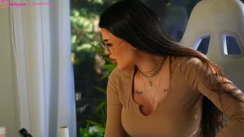 Snapshot of perfectt33n chatting on 01/09/25, 09:59 Dee online show from 01/09/25, 09:59