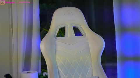 Snapshot of perfectt33n chatting on 01/22/25, 10:29 Dee online show from 01/22/25, 10:29