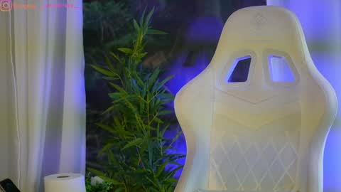 Snapshot of perfectt33n chatting on 01/25/25, 09:36 Dee online show from 01/25/25, 09:36