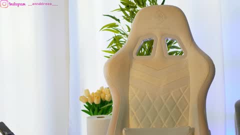 Snapshot of perfectt33n chatting on 02/24/25, 09:43 Dee online show from 02/24/25, 09:43