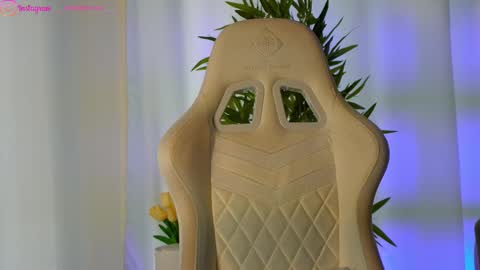 Snapshot of perfectt33n chatting on 03/01/25, 10:02 Dee online show from 03/01/25, 10:02