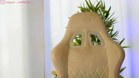 Snapshot of perfectt33n chatting on 03/07/25, 09:51 Dee online show from 03/07/25, 09:51