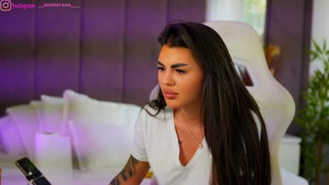 Snapshot of perfectt33n chatting on 10/01/25, 11:38 Dee online show from 10/01/25, 11:38