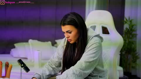 Snapshot of perfectt33n chatting on 10/08/25, 03:09 Dee online show from 10/08/25, 03:09