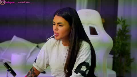 Snapshot of perfectt33n chatting on 10/25/25, 05:08 Dee online show from 10/25/25, 05:08