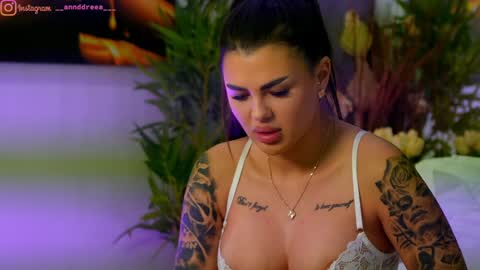 Snapshot of perfectt33n chatting on 10/28/25, 05:15 Dee online show from 10/28/25, 05:15