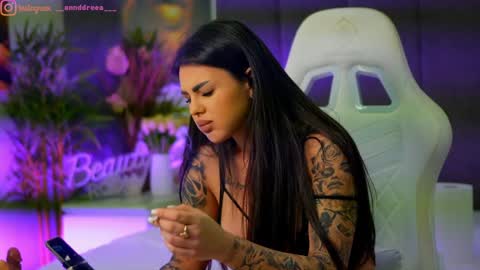 Snapshot of perfectt33n chatting on 11/05/25, 03:23 Dee online show from 11/05/25, 03:23