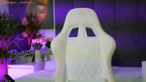 Snapshot of perfectt33n chatting on 11/07/25, 02:06 Dee online show from 11/07/25, 02:06