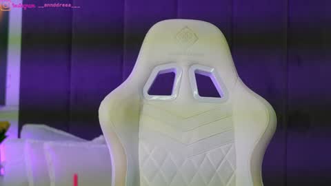 Dee online show from 12/16/25, 04:12