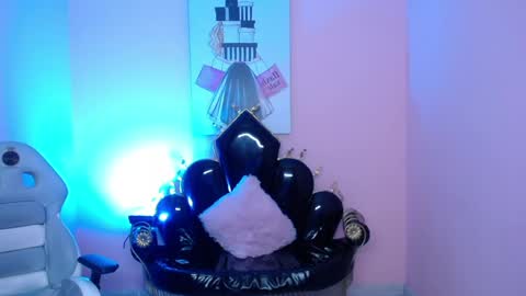 Snapshot of perla_1x chatting on 05/18/26, 02:40 PVT 6TK 10PM - 5AM COLOMBIA online show from 05/18/26, 02:40