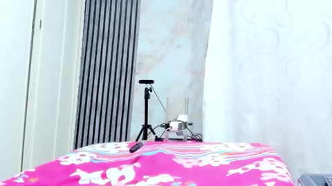 Snapshot of perla_blue1 chatting on 11/13/25, 03:38 perla_blue1 online show from 11/13/25, 03:38