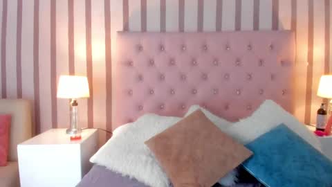 Snapshot of perla_giraldo chatting on 09/09/25, 12:05 PERLA online show from 09/09/25, 12:05