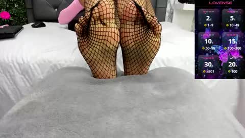 Perla Thompson online show from 12/22/24, 08:36