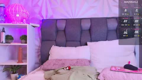 Snapshot of perlaa_moon_ chatting on 05/14/26, 03:08 PERLA online show from 05/14/26, 03:08