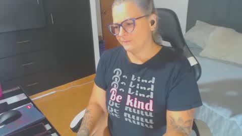 Snapshot of perlagoloza05 chatting on 02/24/25, 01:02 goloza online show from 02/24/25, 01:02