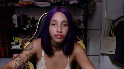 Snapshot of perolanegrabr chatting on 02/05/25, 12:27 Black Pearl online show from 02/05/25, 12:27