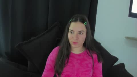 Snapshot of persefone_saira chatting on 12/17/24, 11:49 Marie online show from 12/17/24, 11:49