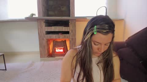 Snapshot of persefone_saira chatting on 01/13/25, 02:42 Marie online show from 01/13/25, 02:42