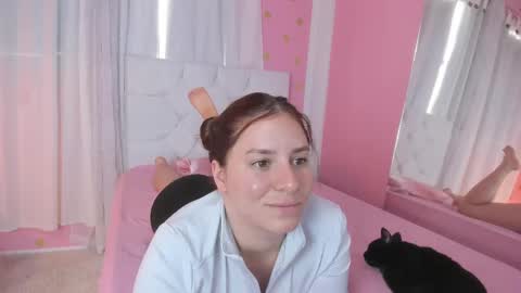 Snapshot of persefone_saira chatting on 09/12/25, 09:59 Marie online show from 09/12/25, 09:59