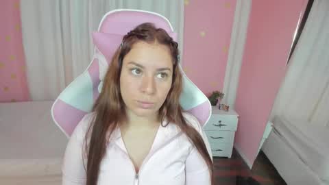 Snapshot of persefone_saira chatting on 11/09/25, 09:18 Marie online show from 11/09/25, 09:18