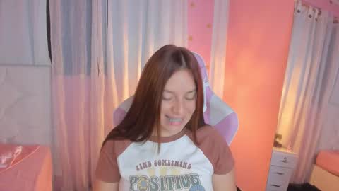 Snapshot of persefone_saira chatting on 11/25/25, 10:48 Marie online show from 11/25/25, 10:48