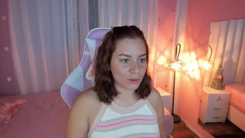 Snapshot of persefone_saira chatting on 12/21/25, 09:38 Marie online show from 12/21/25, 09:38