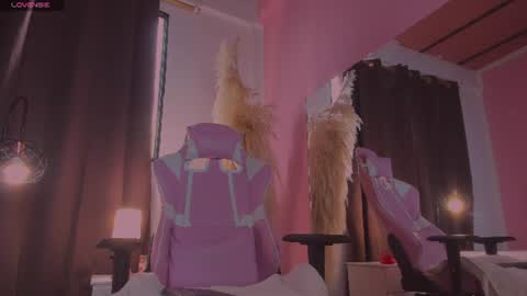 Snapshot of persefone_saira chatting on 07/06/26, 12:02 Marie online show from 07/06/26, 12:02