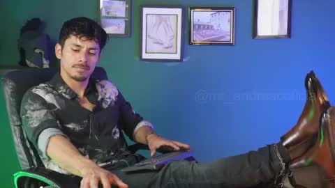 Snapshot of perseoo_88 chatting on 11/14/25, 01:54 andres online show from 11/14/25, 01:54