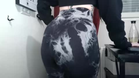 Persephone online show from 04/17/26, 12:08