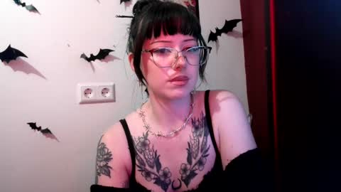 Snapshot of persephones_garden chatting on 06/15/26, 12:07 Persephone online show from 06/15/26, 12:07