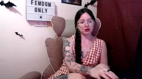 Snapshot of persephones_garden chatting on 06/27/26, 12:10 Persephone online show from 06/27/26, 12:10