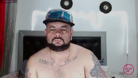 Snapshot of perverseveteranmanxxx chatting on 11/04/25, 11:59 Carlos online show from 11/04/25, 11:59