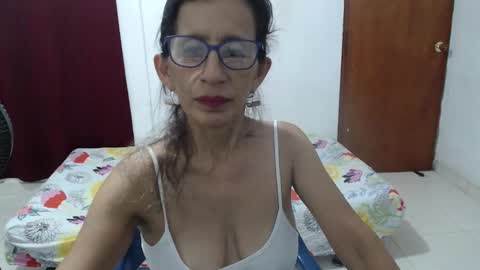 Snapshot of pervert_milf4uu_4 chatting on 09/26/25, 02:59 luz online show from 09/26/25, 02:59