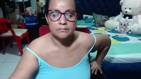 Snapshot of pervert_mommy_x chatting on 12/20/24, 06:56 SAMY online show from 12/20/24, 06:56