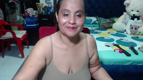 Snapshot of pervert_mommy_x chatting on 12/21/24, 10:28 SAMY online show from 12/21/24, 10:28