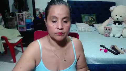 Snapshot of pervert_mommy_x chatting on 12/31/24, 10:48 SAMY online show from 12/31/24, 10:48