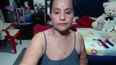 Snapshot of pervert_mommy_x chatting on 01/22/25, 11:23 SAMY online show from 01/22/25, 11:23