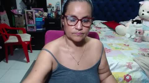 Snapshot of pervert_mommy_x chatting on 01/27/25, 03:28 SAMY online show from 01/27/25, 03:28