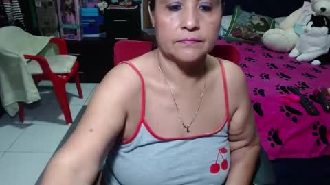 Snapshot of pervert_mommy_x chatting on 02/18/25, 10:38 SAMY online show from 02/18/25, 10:38