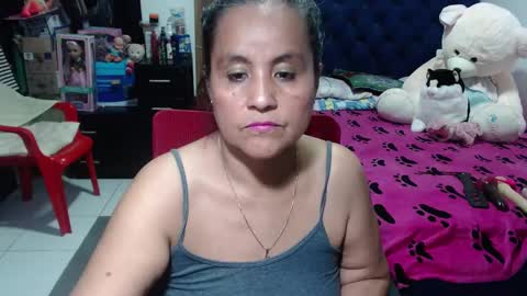 Snapshot of pervert_mommy_x chatting on 02/23/25, 02:04 SAMY online show from 02/23/25, 02:04